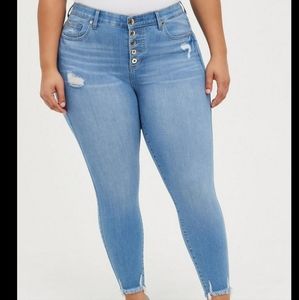 Torrid skinny jeans NWT